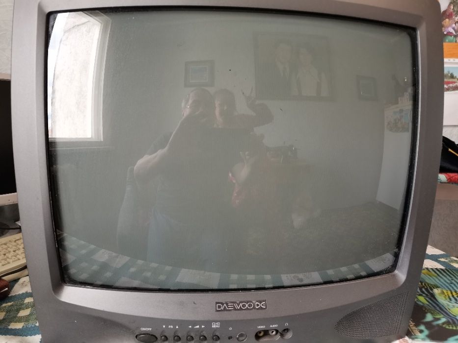 Продам телевизор " DAEWOO", модель :KR20V4T, цветного изображения, б/у