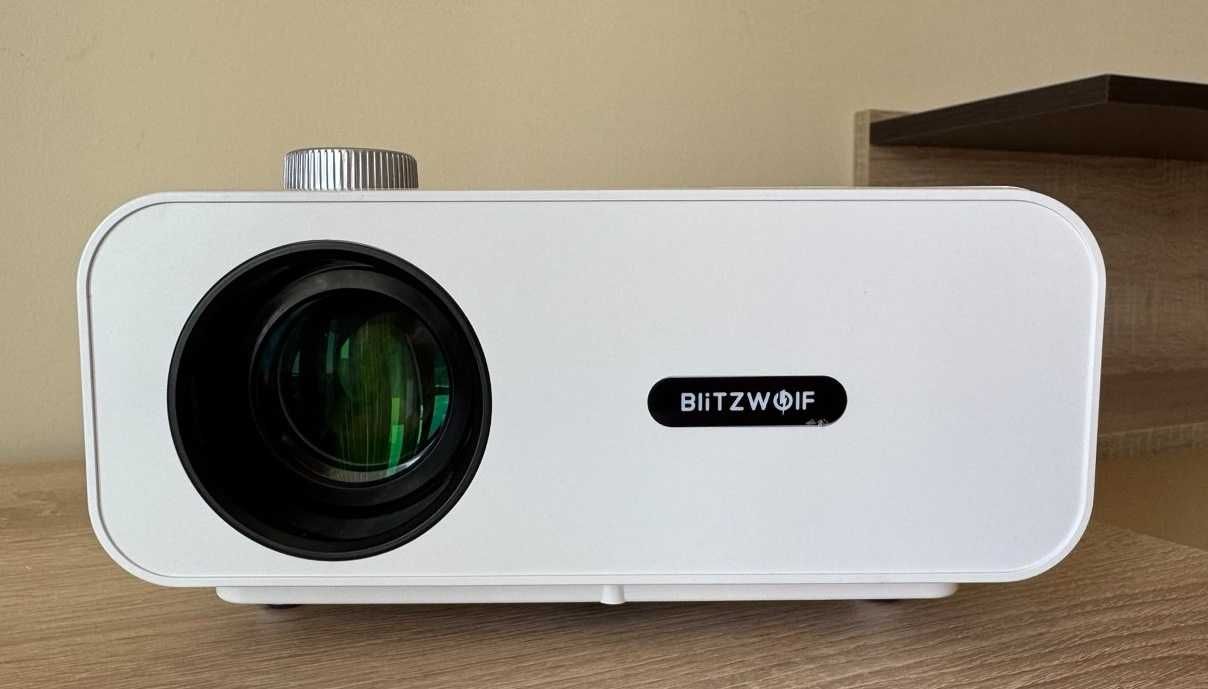 Проектор Blitzwolf BW-V5 с дефект (малко петънце на дисплея)