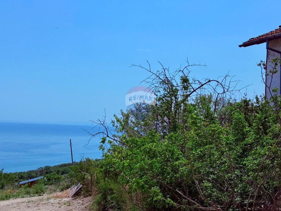 Парцел в регулация с панорамна морска гледка за продажба, гр. Балчик,