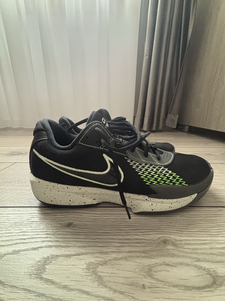 Adidasi basket nike gt cut academy