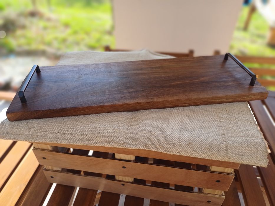 Platou servire hand made din lemn de nuc