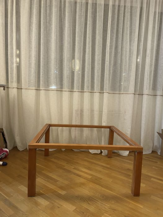 Журнальный столик 100х100см