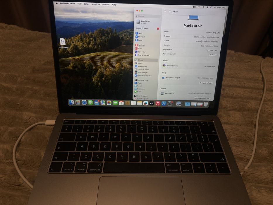 MacBook Air folosit o perioada de aproximativ patru luni