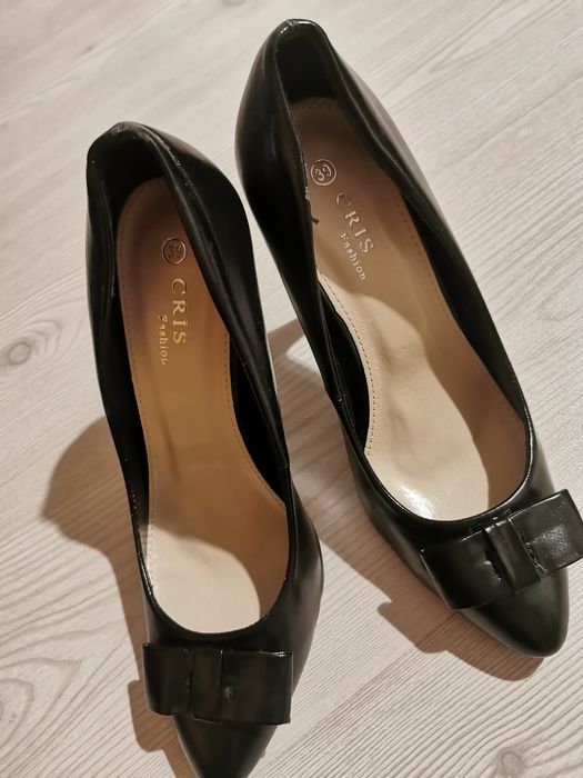 Pantofi eleganți cu toc cui