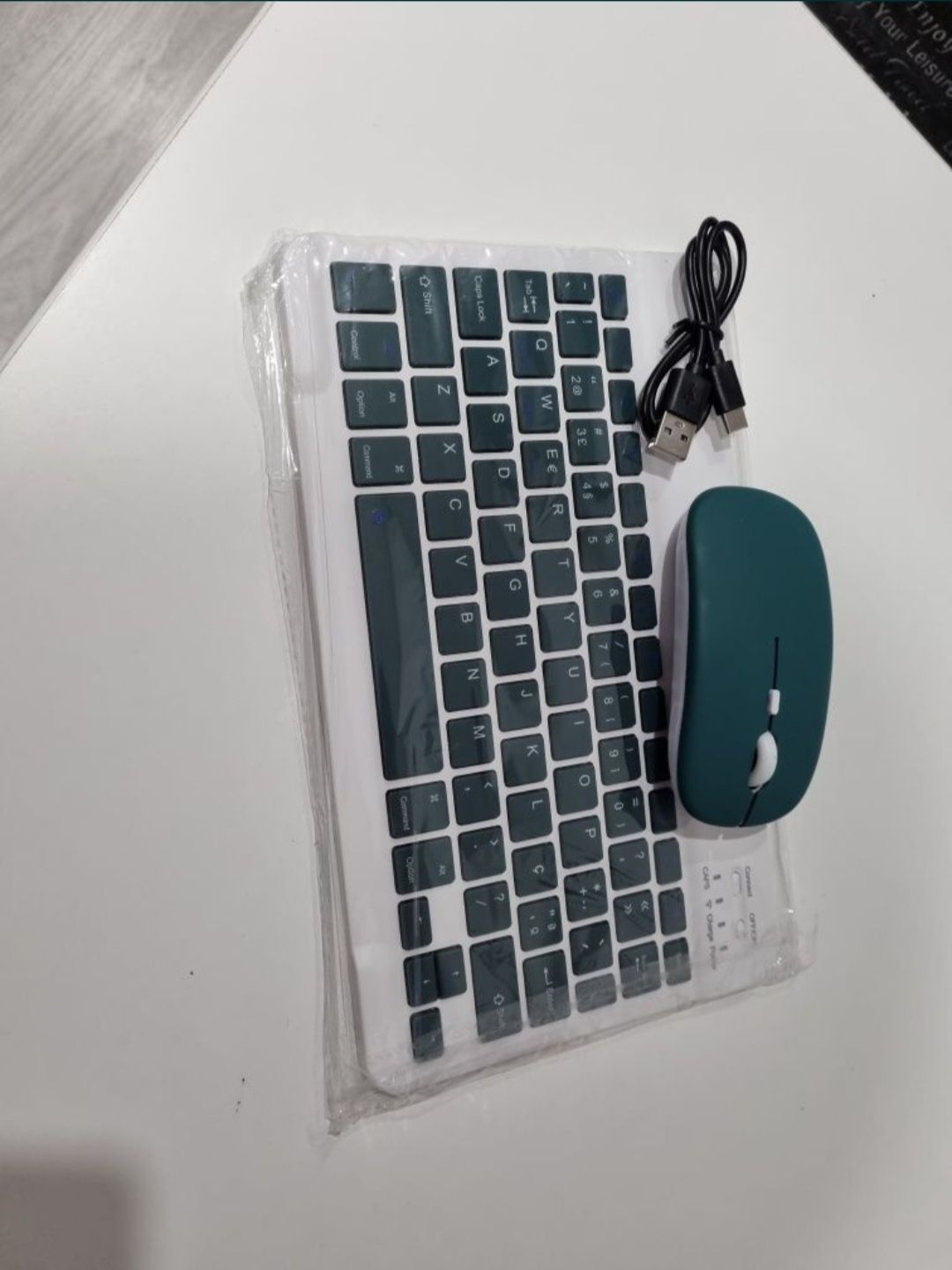 Kit tastatura și mouse Bluetooth