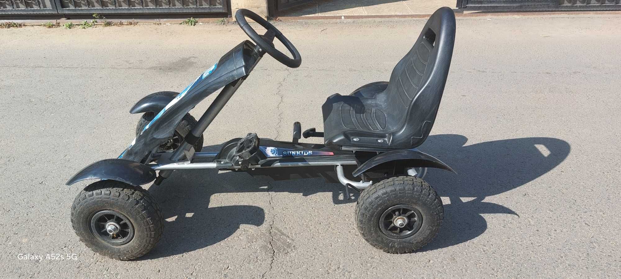Kart copii cu pedale Kidscare F618 pentru copii 4 - 8 ani 50 kg