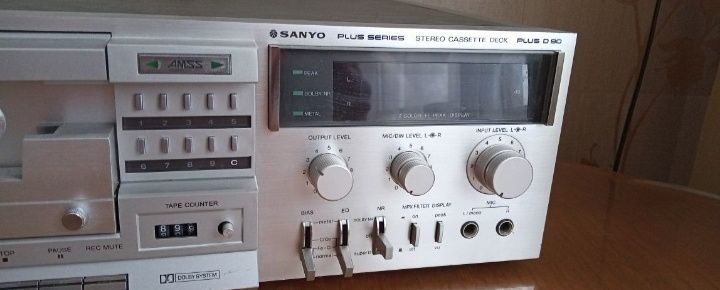 Продам кассетную деку Sanyo plus series d80