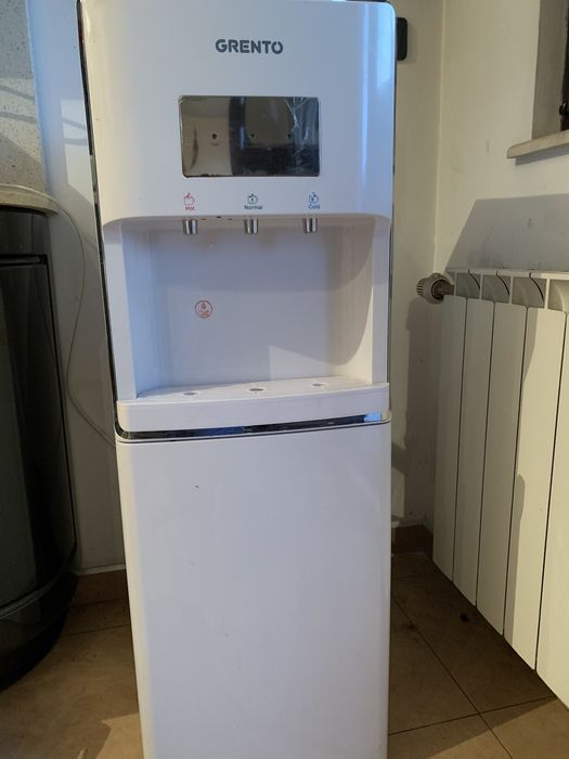 Grento диспенсер за топла и студена вода