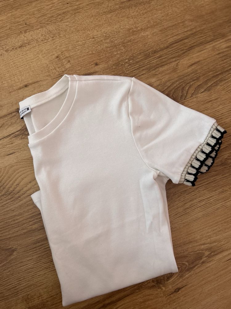 Тениска Zara.