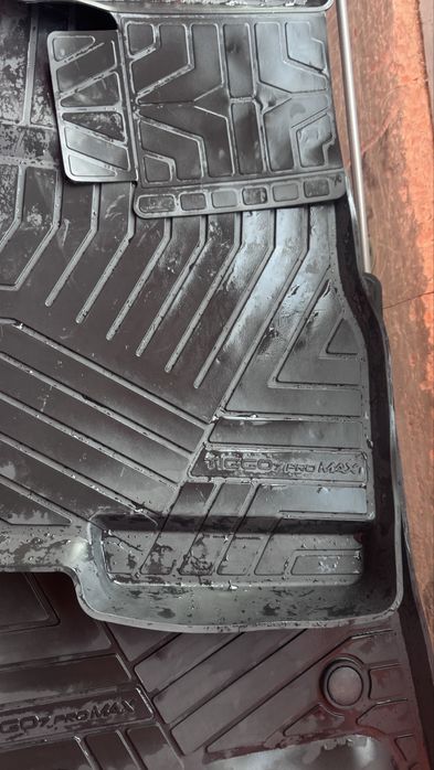 Продам полики чери тиго 7 pro max