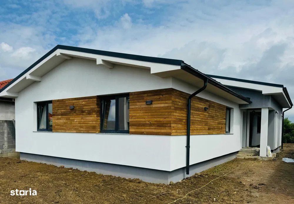 Casa zona Martinesti / Odoreu