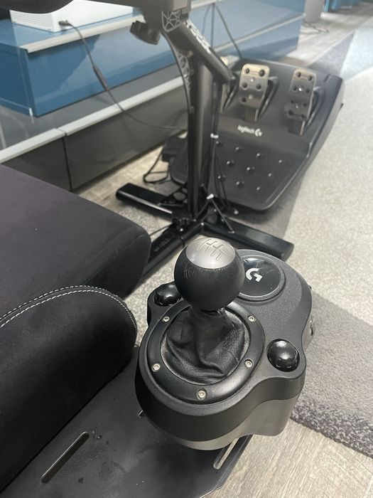 Rig Playseat Evolution si Logitech G920 full