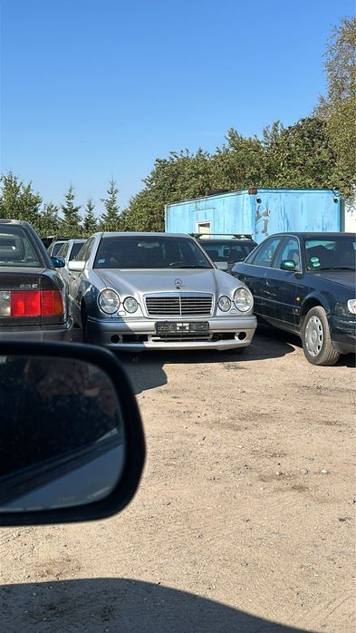 Запчасти на w210 мерседес. Привозные