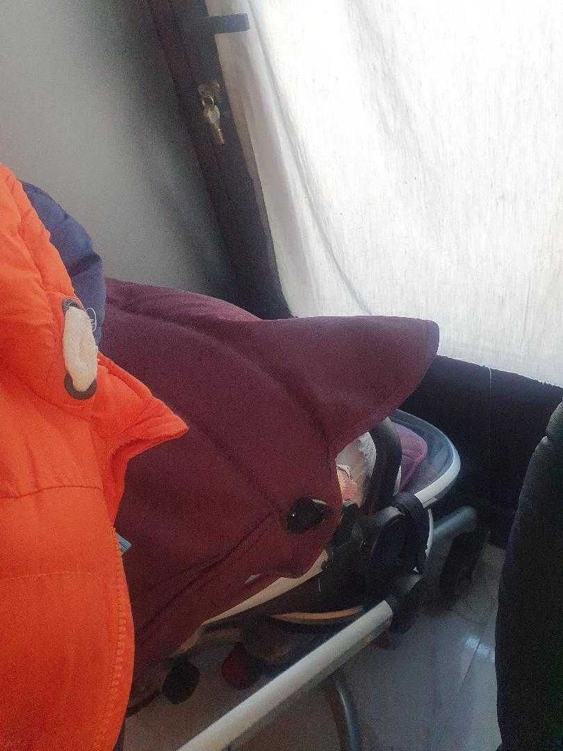 Vand urgent carut copii