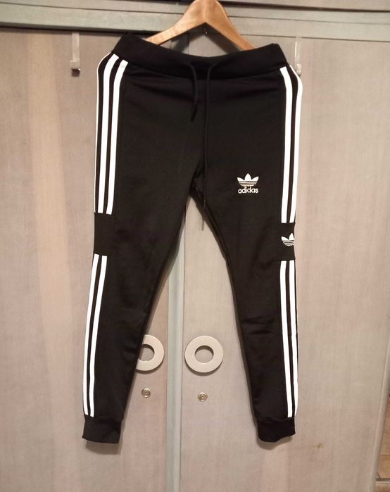 Оригинален спортен панталон Adidas Originals – M (за ръст 145–160 см.)