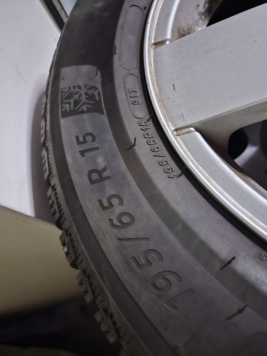 Зимни гуми Mishelin Alpin 7mm грайфер.  Мишелин 5×100 , 195/65/15 VW