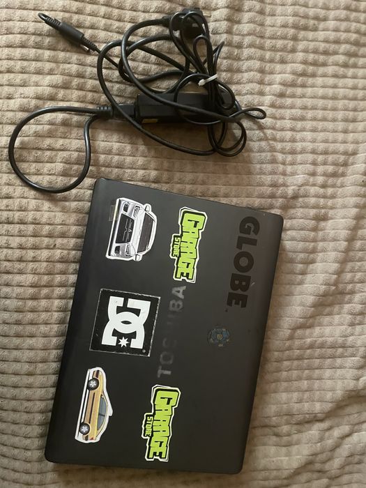 Laptop Toshiba Satellite (Pentium, 4GB RAM) - Ideal Proiecte/Piese