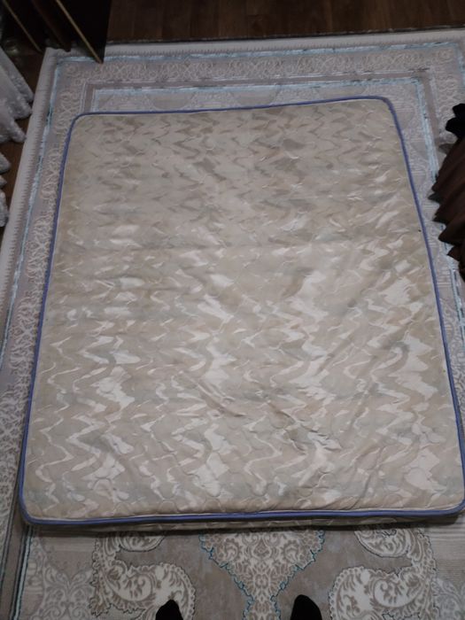 Кровать двуспальная Б/У в хорошем состоянии