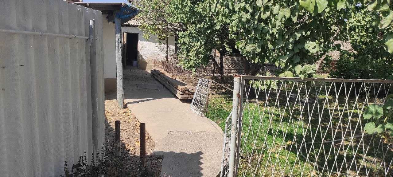 Продается участок 10 соток на Ак-каваке. Рядом со станцией Боз-су