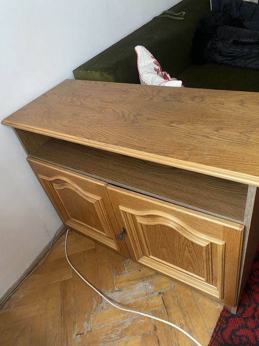 Vand mobila de  sufragerie + o comda telwvizor din lemn, lungime 4 m,