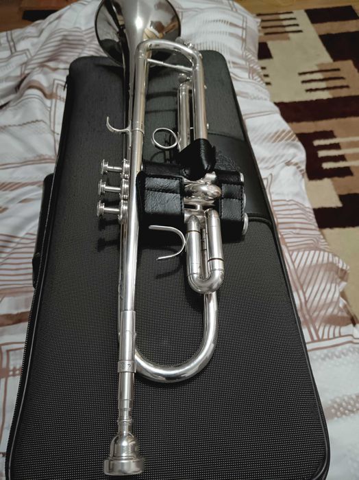 De vânzare, trompeta SELMER CHORUS 80 J!