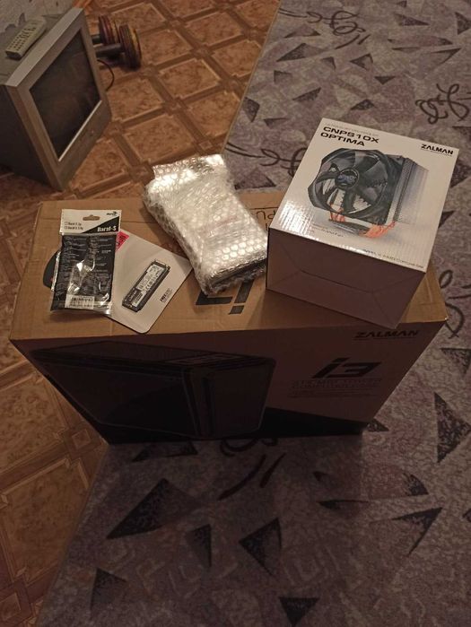 Игровой компьютер и монитор