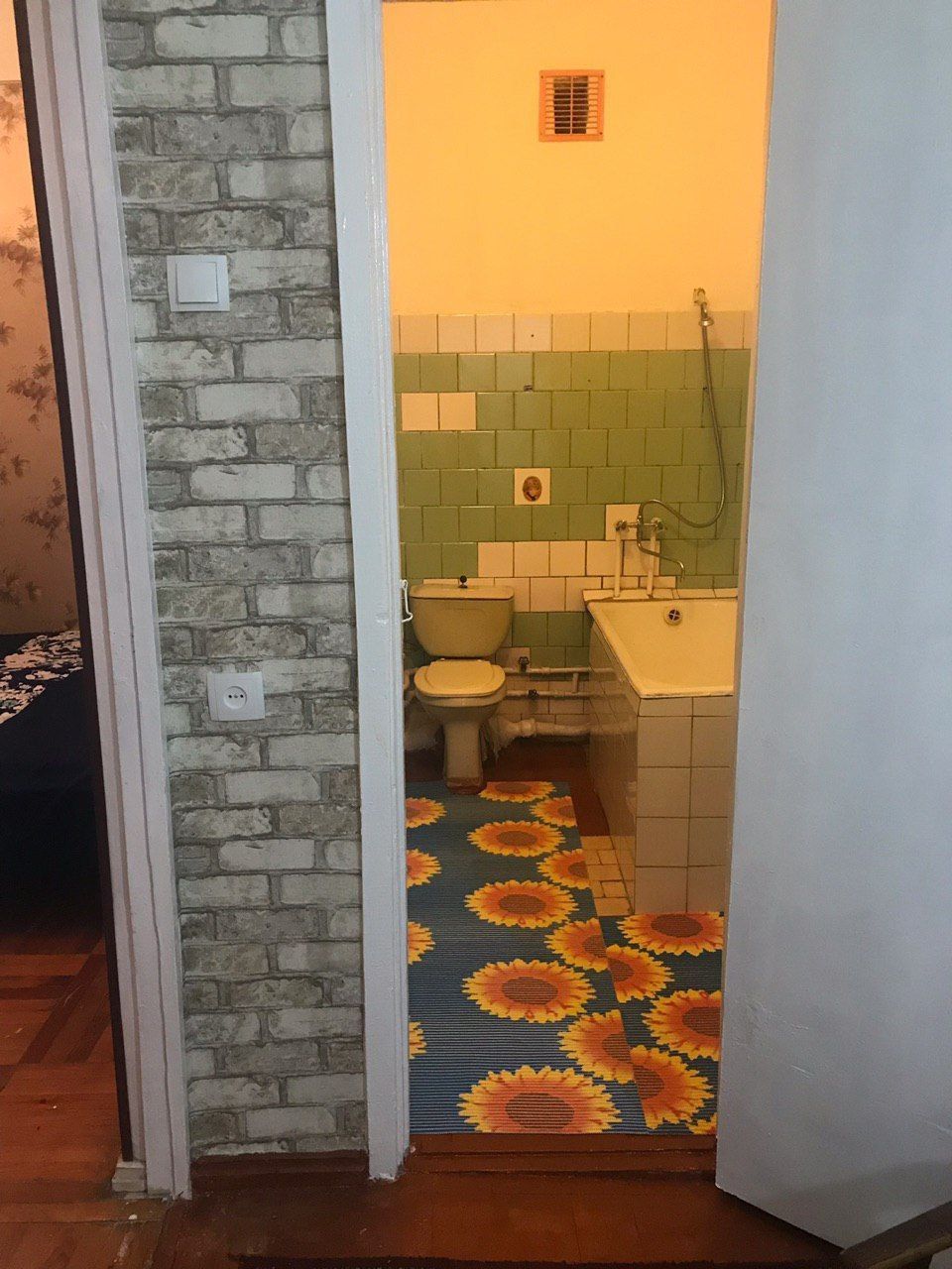 Юнусабад 8, 1/2/4. Кирпич. 48 кв.м.