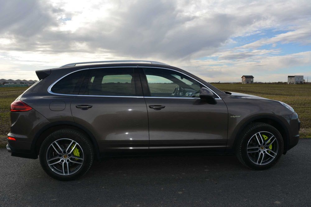 Porsche Cayenne S E-Hybrid