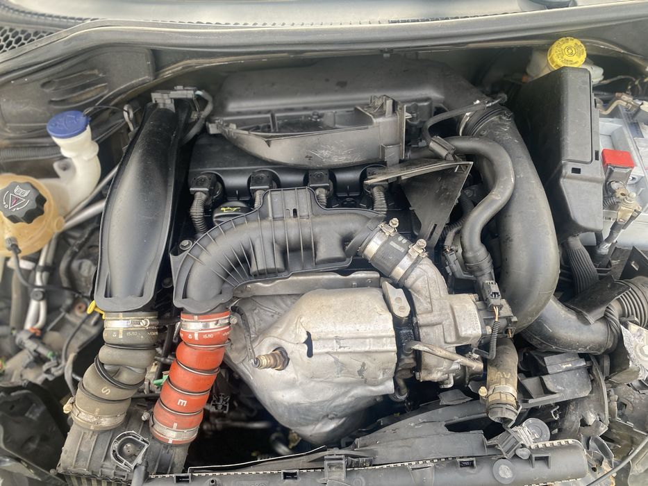 Dezmembrez Peugeot 207 CC , 1,6 turbo, 150 cp