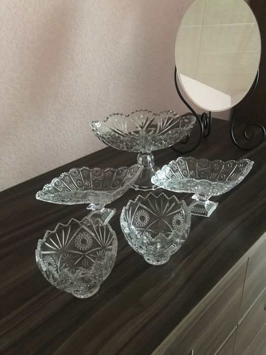 Вазы стеклянные ажурные