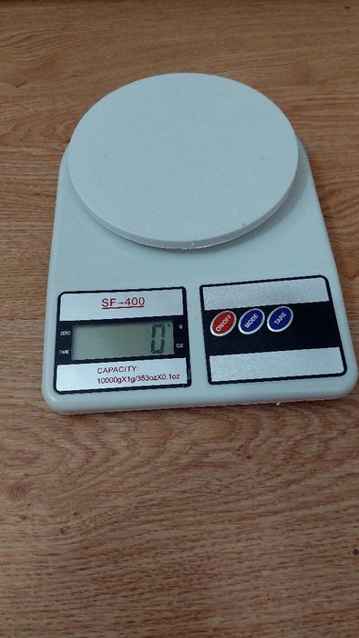 Новые весы  продам.