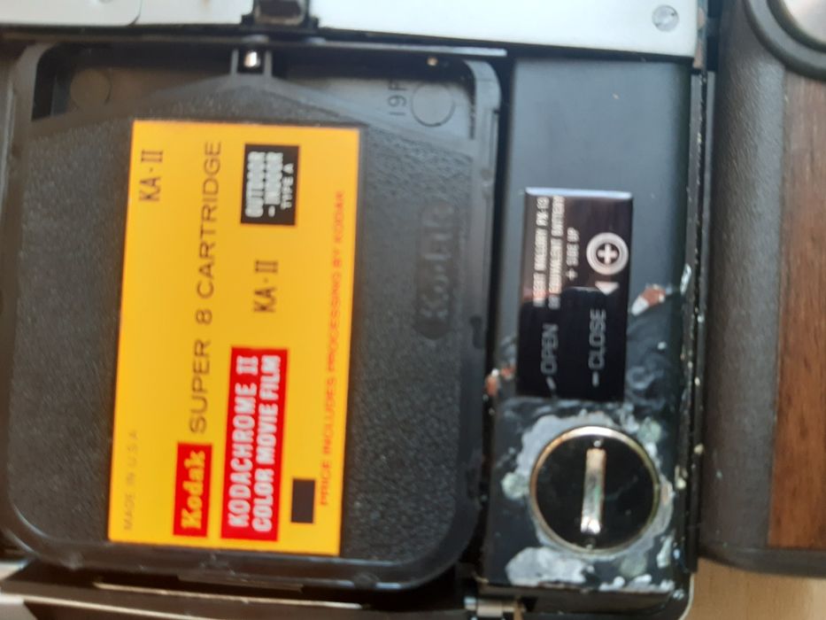 Aparat de filmat tip retro