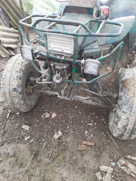 Vind atv 250cc in stare de functionare