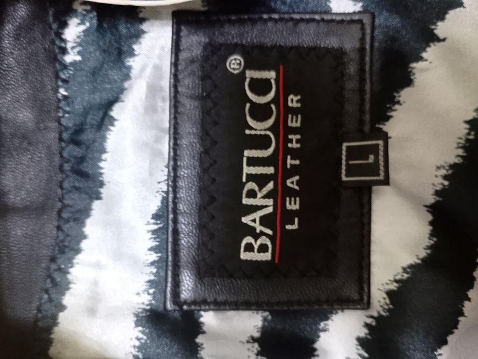 Кожаная куртка размер L