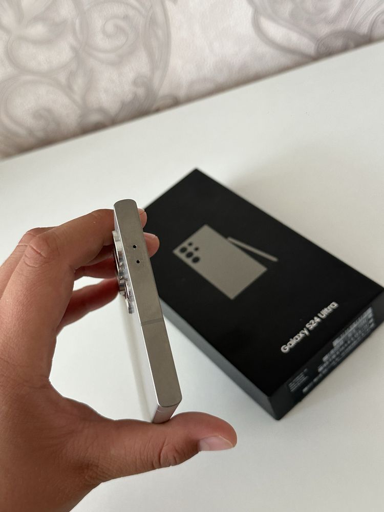 Vând Urgent S24 Ultra 5 G