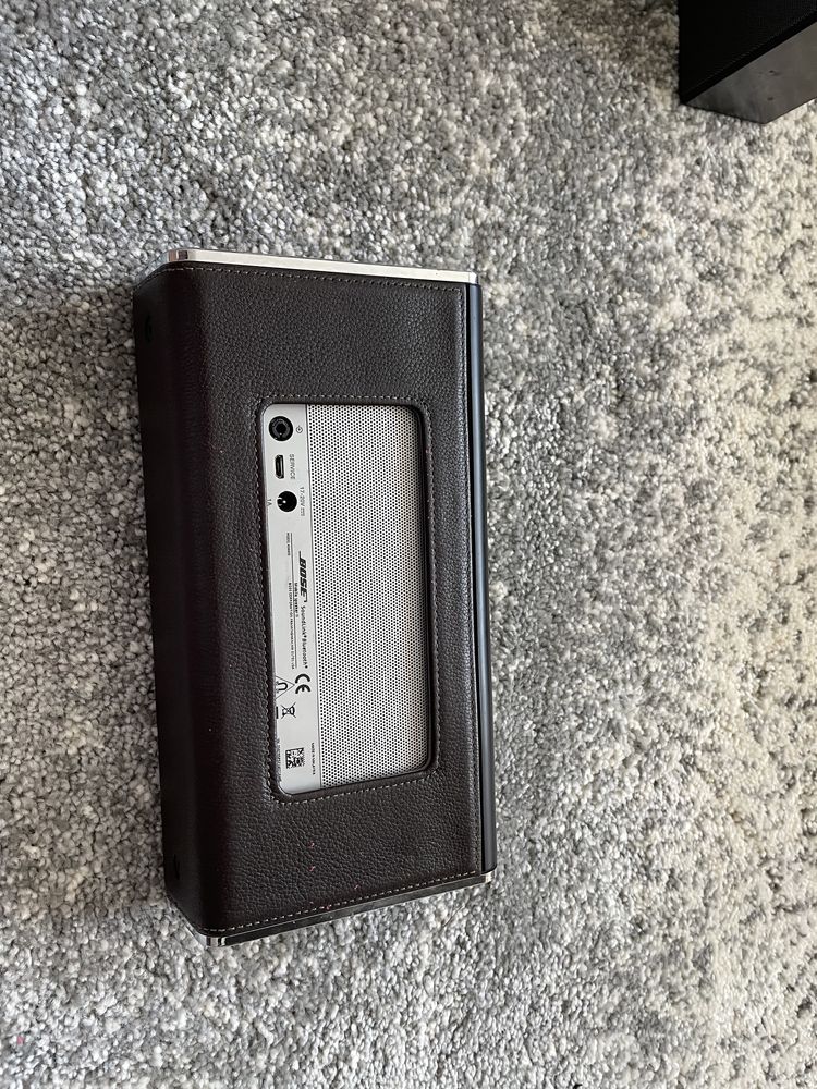 Boxe Bluetooth Bose si Sony