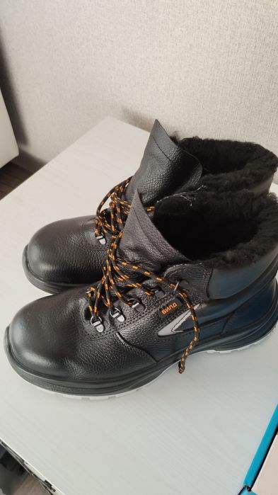 Продам спец.одежду.