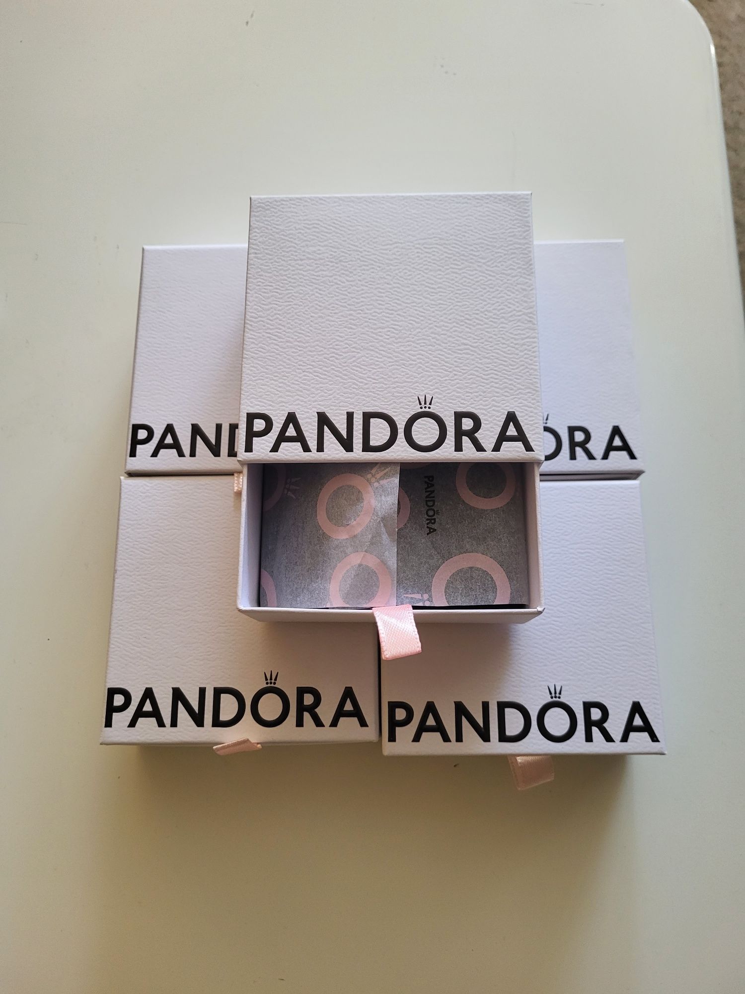Cutii brățară Pandora