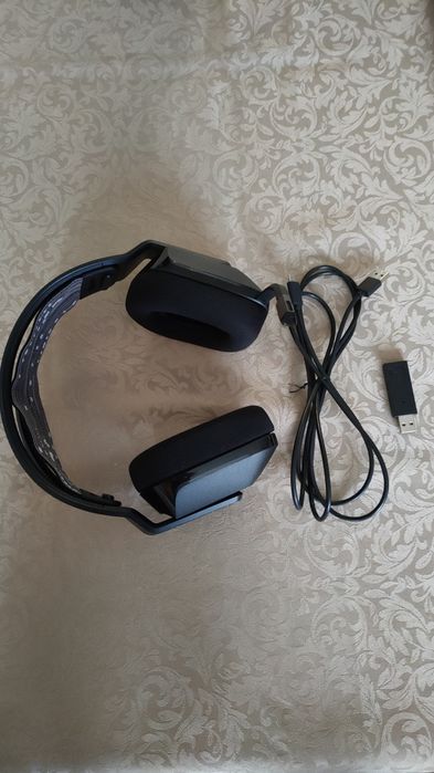 Геймърски слушалки Logitech G733