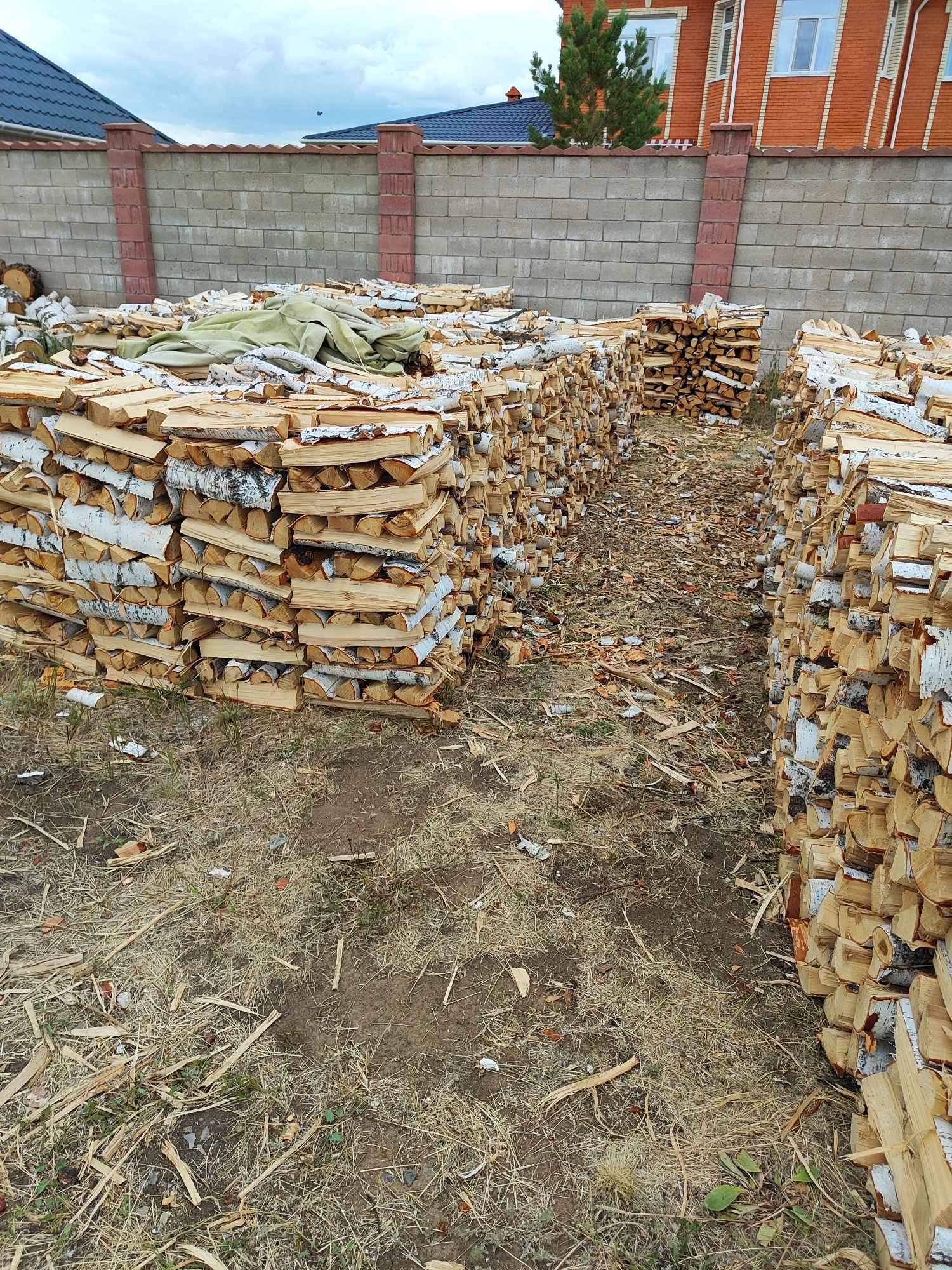 Продаём дрова берёза колотые есть доставка самовывоз
