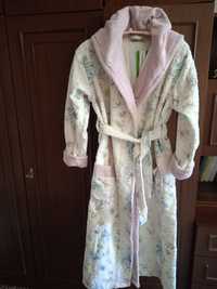 Продам халат велюровый махровый размер 48-52 новый