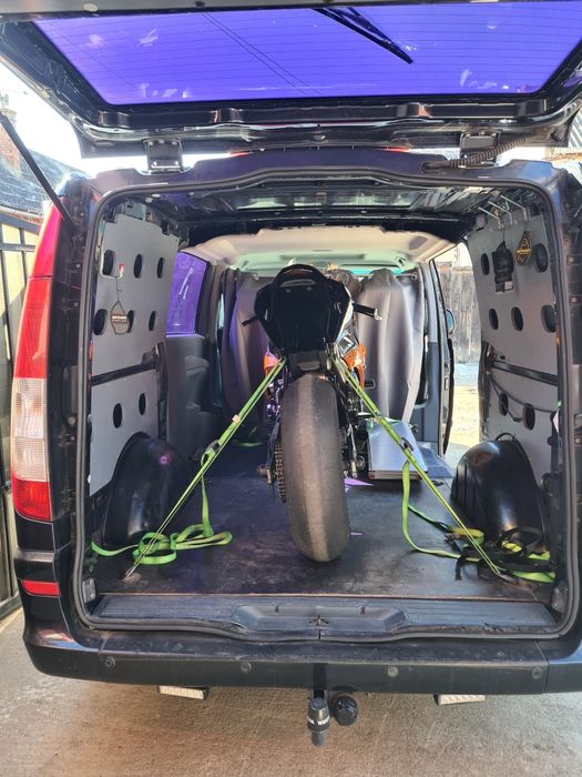 Mercedes vito autoutilitara cu 5 locuri motor cu 118000 km