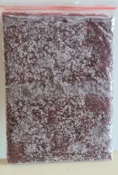 Продам замороженный мотыль для аквариумных рыб.