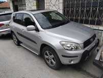 Продавам Toyota Rav 4