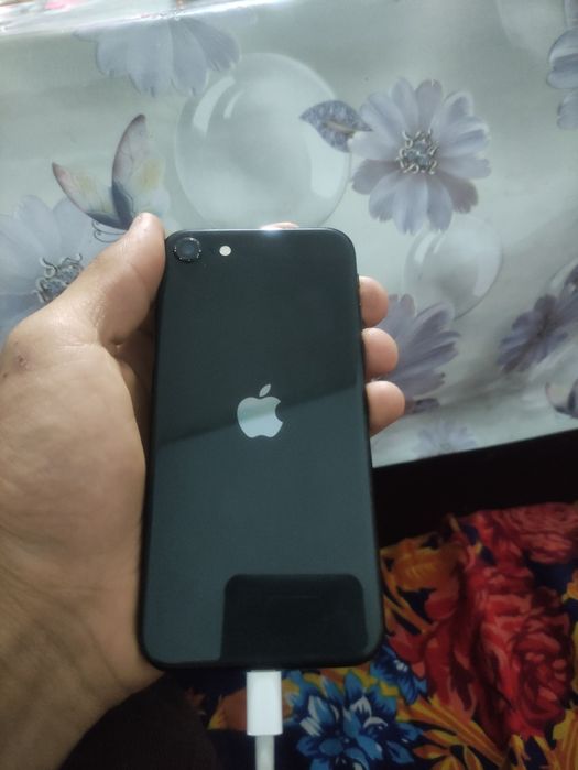 iPhone de 2020 64 GB pamet va 72% yomkost