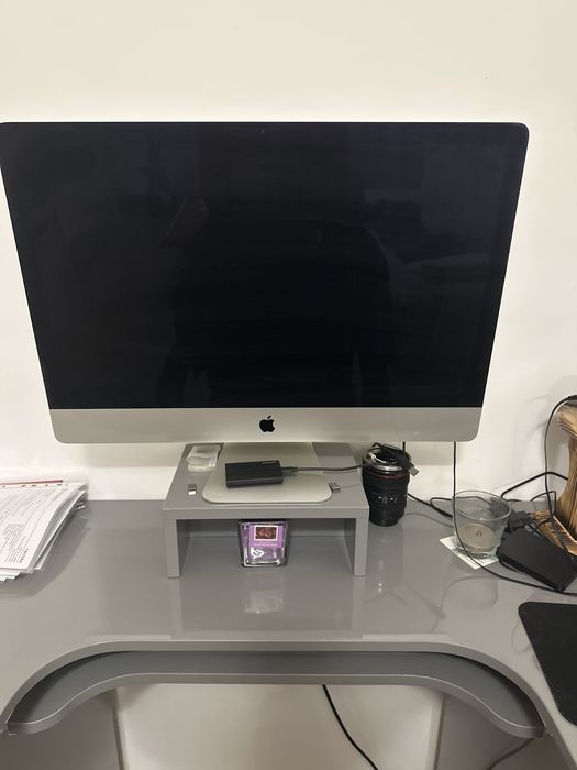 Vand iMac i 7 procesor 4,2 Gh grafica Radeon Pro 575 4 g
