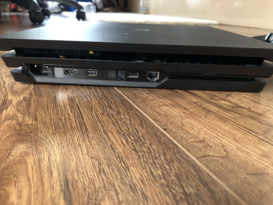 Playstation 4 Pro 1TB + Слушалки Trust + 3 игри подарък