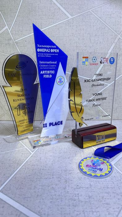 Награды, кубок, статуэтка из стекла из акрила