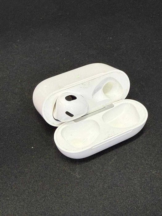 продам наушники airpods 3 оригинал