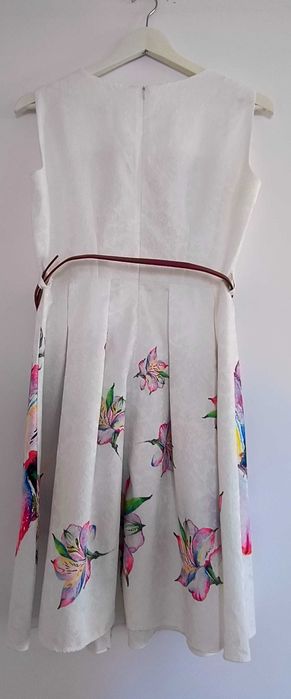 Vând rochii mărimea 34/ 36